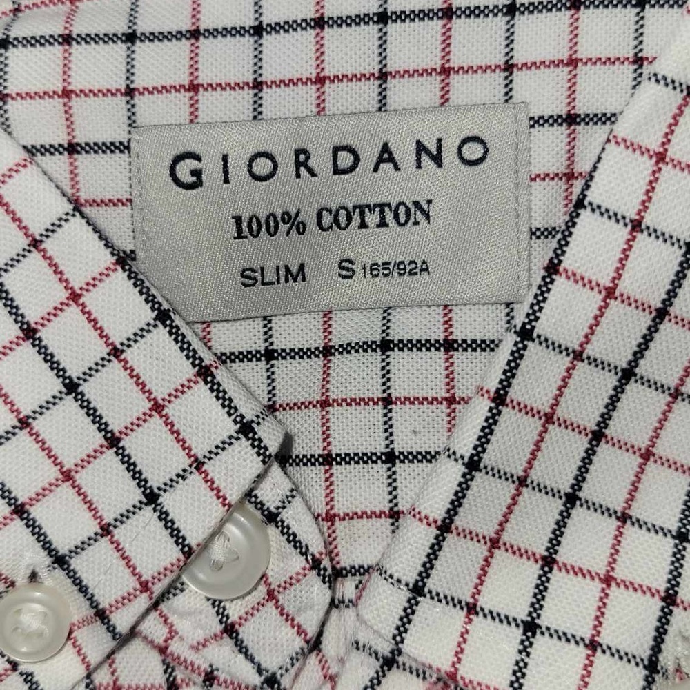 GIORDANO 100% COTTON
Slim Size Small
